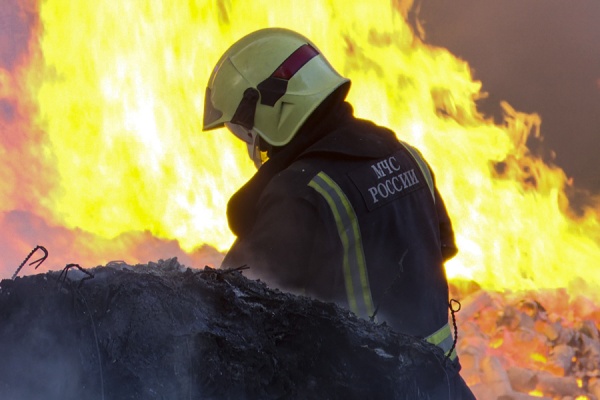 В Ряжске при пожаре в гаражах пострадал мужчина