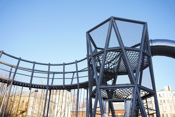 Детская площадка на Рязанской ВДНХ временно закрыта