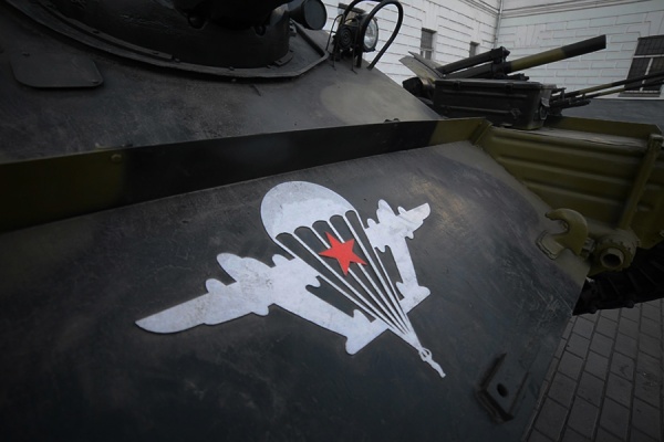 Выпускник десантного училища стал героем фильма «Защитники Отечества»