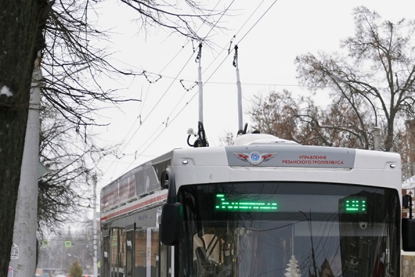 Движение трех троллейбусов временно приостановлено