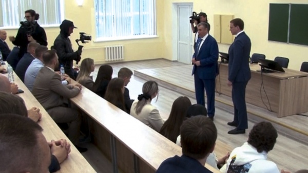 Леонид Слуцкий и Павел Малков посетили приёмную комиссию РязГМУ