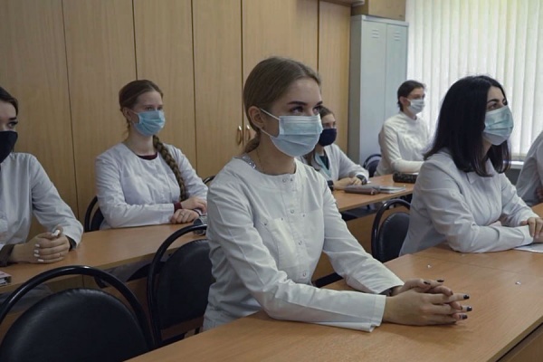 В Рязанской ОКБ прошли практику студенты-медики из Минска