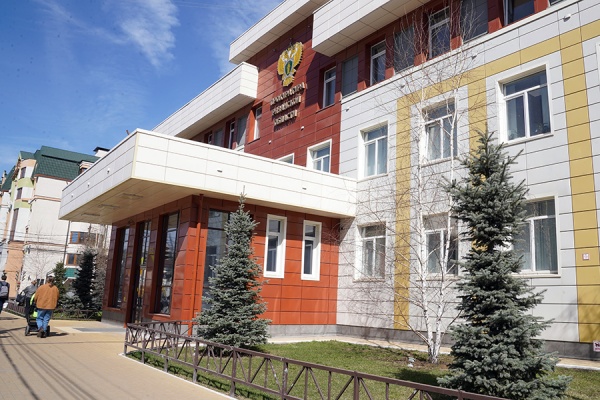 Прокуратура развернула мобильную приемную в поселке Лесной