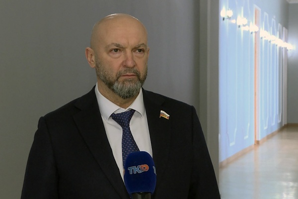 Сенатор Сергей Аноприенко поддержал семьи погибших на «Эластике»