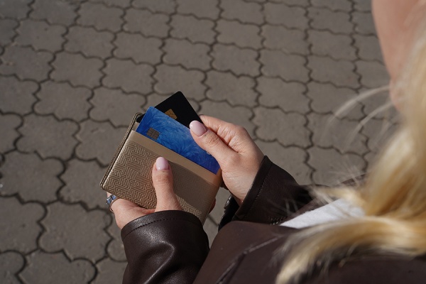 Мошенники похитили у рязанцев более 3 млн рублей за сутки