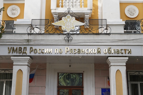 Рязанские полицейские депортировали 8 мигрантов-нарушителей