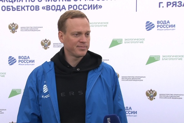 Павел Малков вышел на субботник вместе с рязанцами