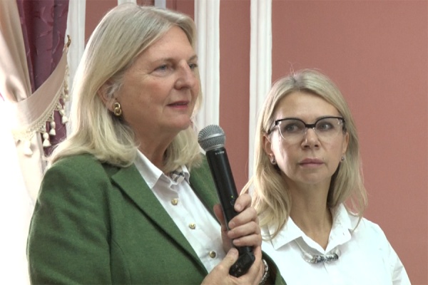 Карин Кнайсль рассказала о своей личной миссии в России