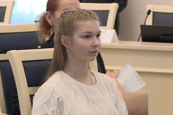 13-летняя рязанка удостоена награды за героизм