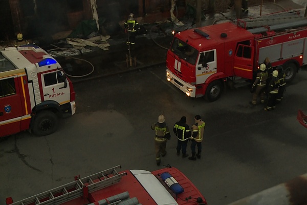 В поселке Ухолово сгорел гараж