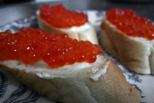 Рязанцам рассказали, как выбрать икру к новогоднему столу