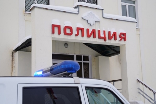 Рязанцу грозит наказание за нападение на автомобиль