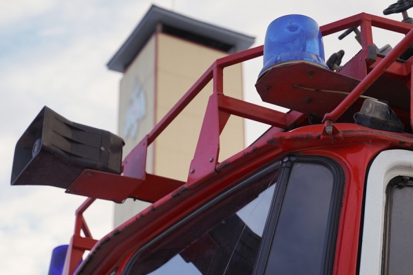 За сутки в регионе потушили две хозпостройки