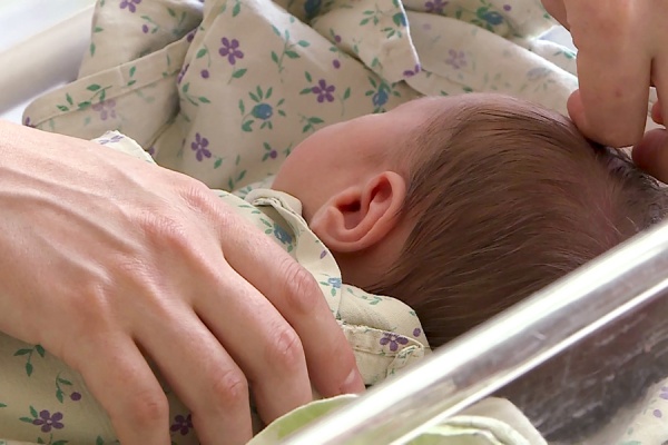В перинатальном центре родилось 830 малышей с начала года