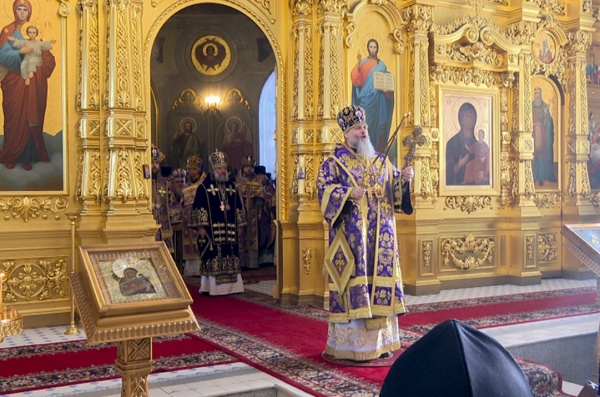 Митрополит Никодим совершил первую литургию в Рязани