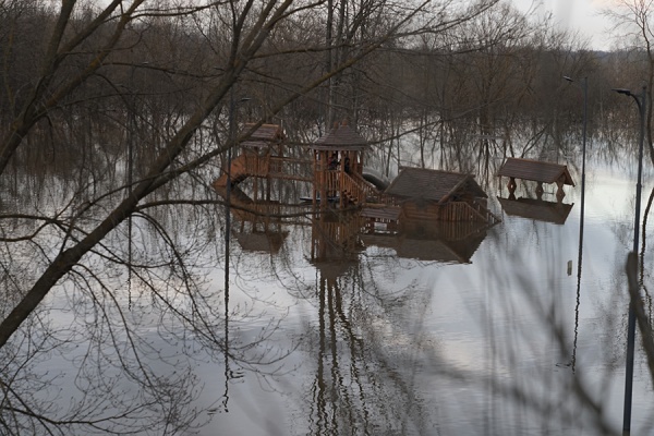 Река Ока в Рязани поднялась на метр
