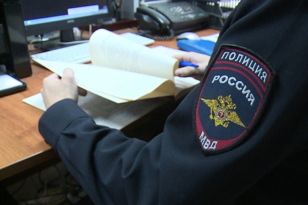 В Сасове муж угрожал убить жену бутылкой