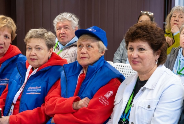 В регионе открыли вторую смену пенсионеров-волонтеров