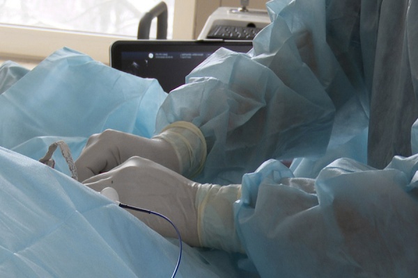 Подросток из Рязани попала на операционный стол, переев хурмы