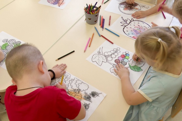 В Рязани открылась выставка детских рисунков ко Дню Победы