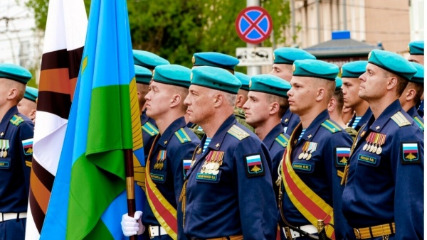 В Рязани встретили десантников, вернувшихся с Парада Победы