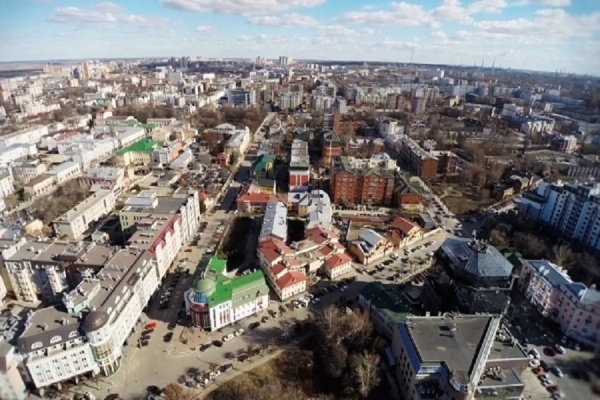 При атаке БПЛА пострадали люди