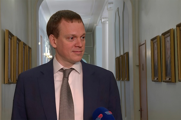 Павел Малков поздравил социальных работников с праздником